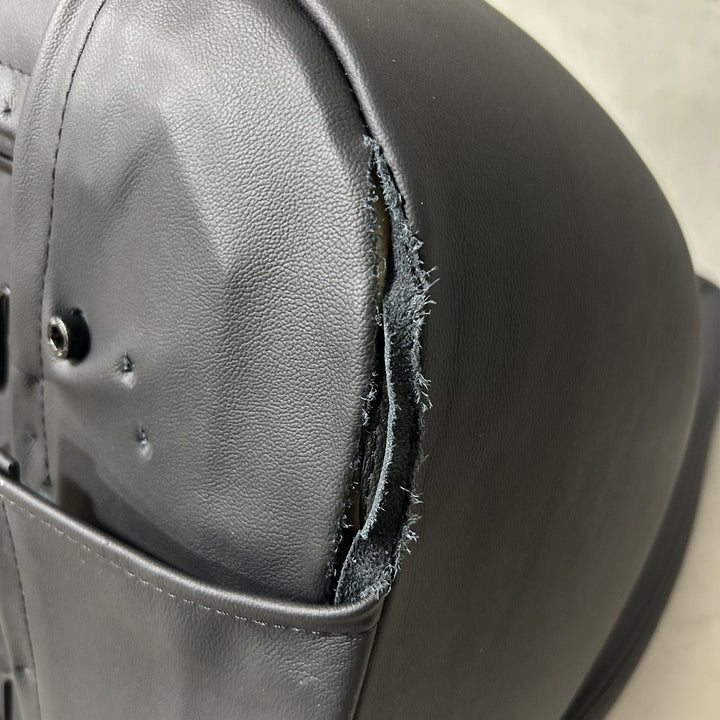 Sport Seat Black Leather (driver) Blemished